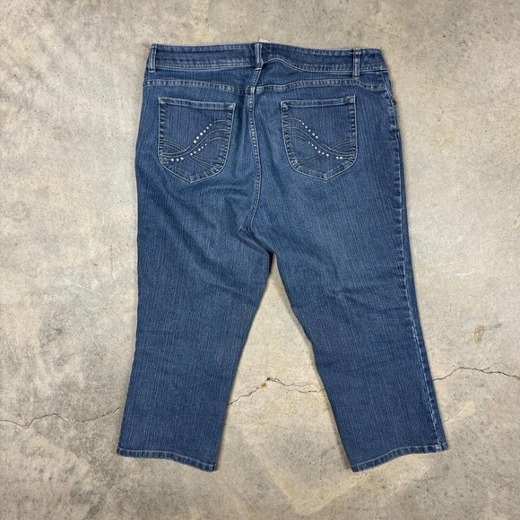 Chicos Slimming Crop Denim Jeans Stretch Fit Mid Rise Womens 2.5 36x21 - Picture 2 of 9